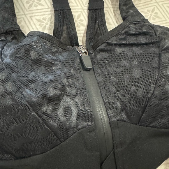 BRAND NEW * Victoria Secret “Knock Out Ultra Max Sports Bra” - Picture 4 of 9